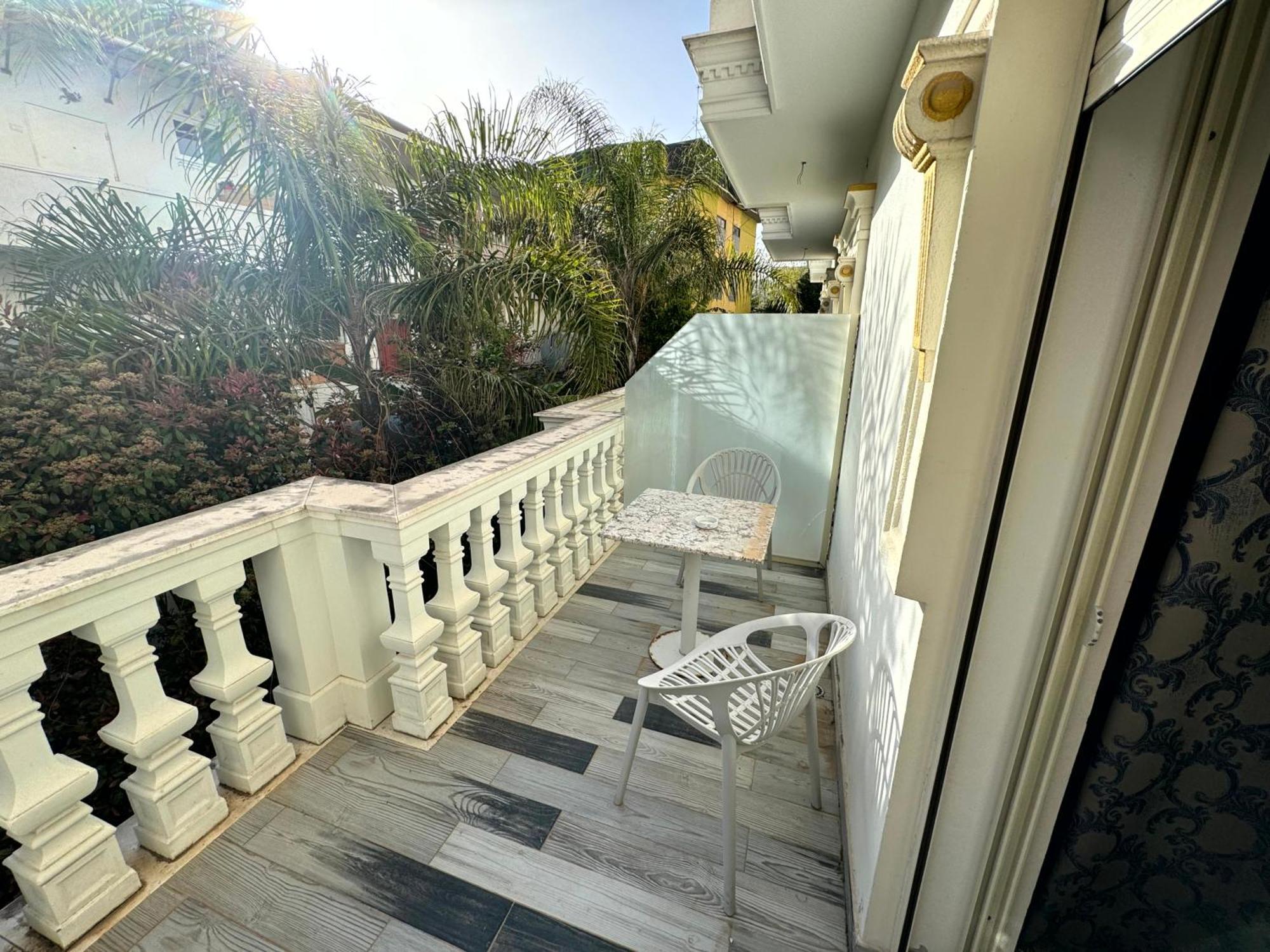 Hotel Antalya - Beach Durrës Extérieur photo