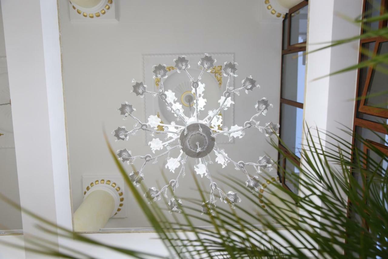 Hotel Antalya - Beach Durrës Extérieur photo