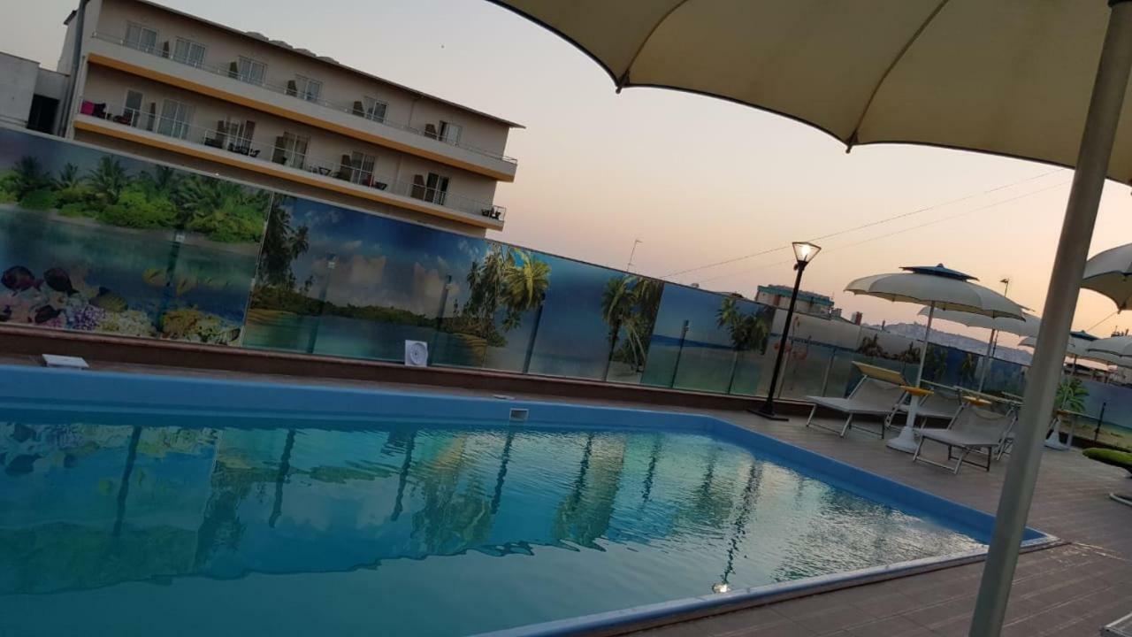 Hotel Antalya - Beach Durrës Extérieur photo