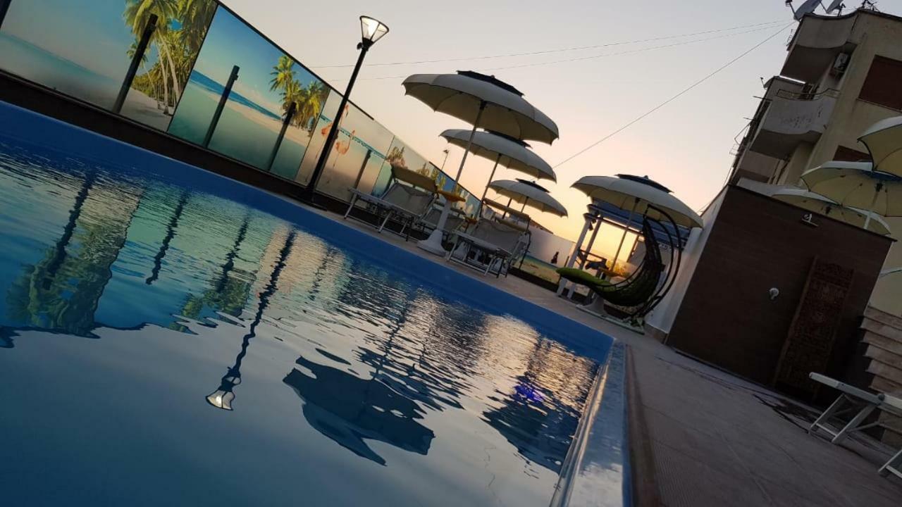 Hotel Antalya - Beach Durrës Extérieur photo