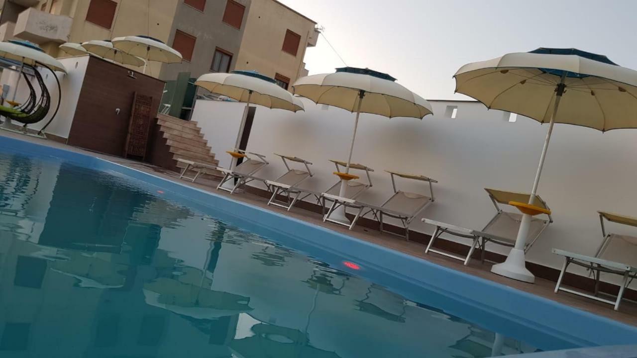 Hotel Antalya - Beach Durrës Extérieur photo